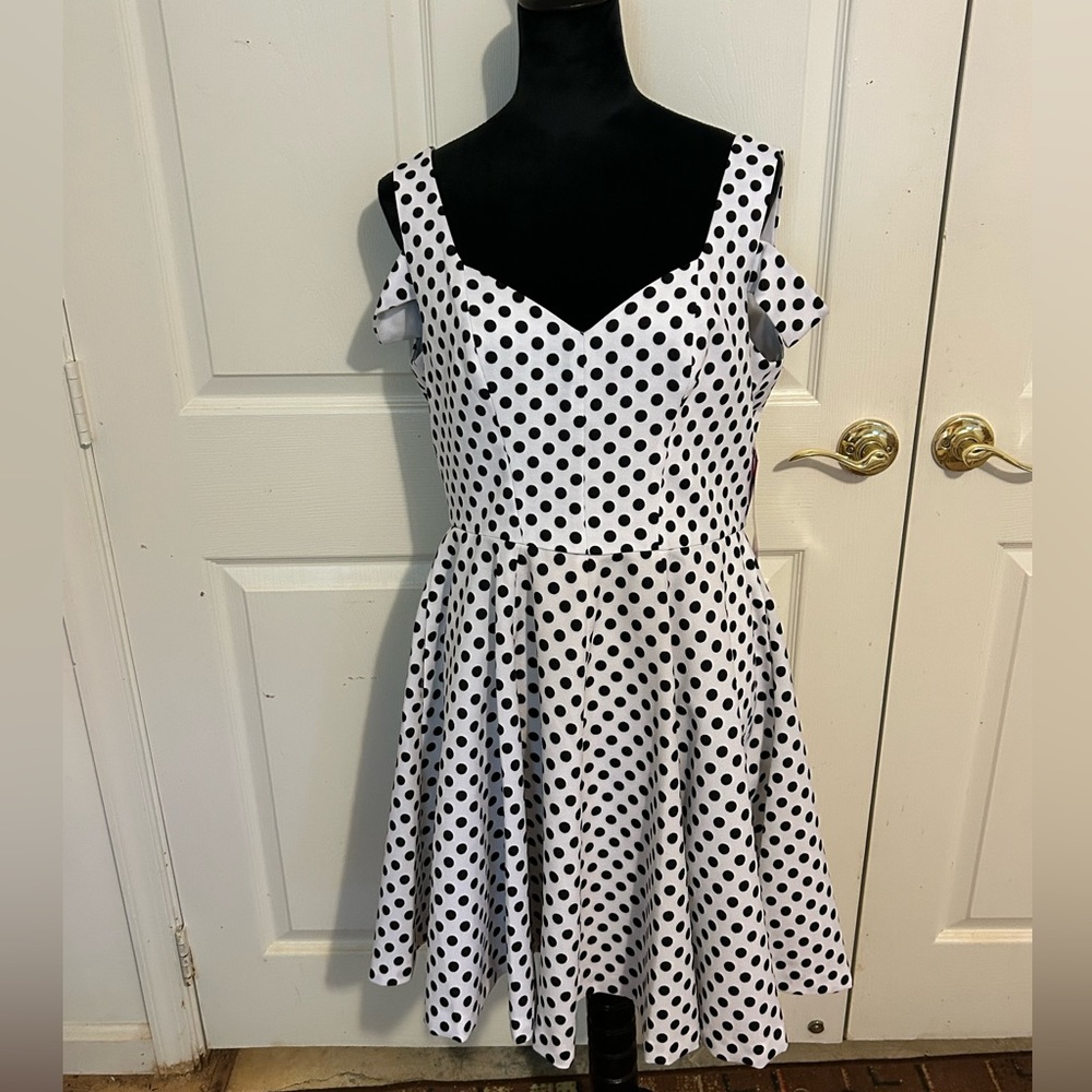 Betsey Johnson NWT white w/black polka dots dress size 10
